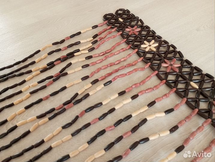 Штора в дверной проем. Деревянная