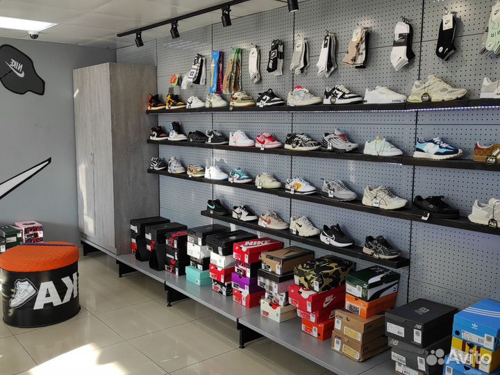 Магазин кроссовок в центре Перми