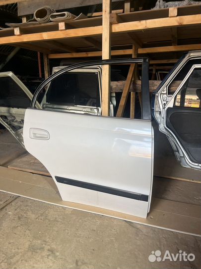 Дверь задняя правая Toyota Corona t190