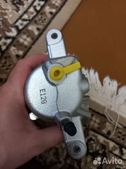 Суппорт правый Лада Ларгус