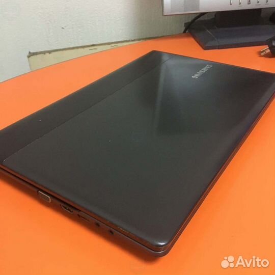 Ноутбук - samsung np305e5z- 2ZG