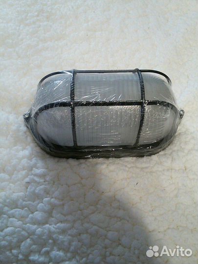 Светильник настенный,выключатели