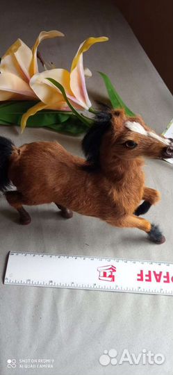 Миниатюрное чучело лошади