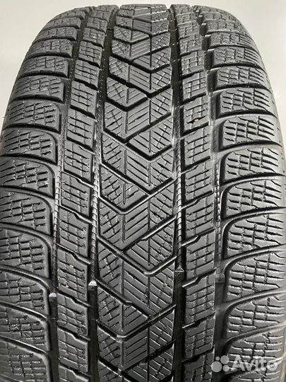 Pirelli Scorpion Winter 275/45 R21