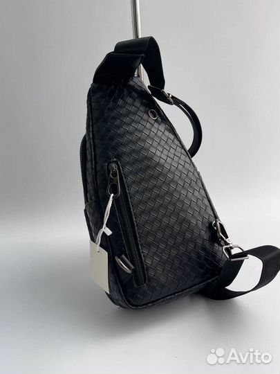 Сумка мужская нагрудная кожаная Bottega veneta