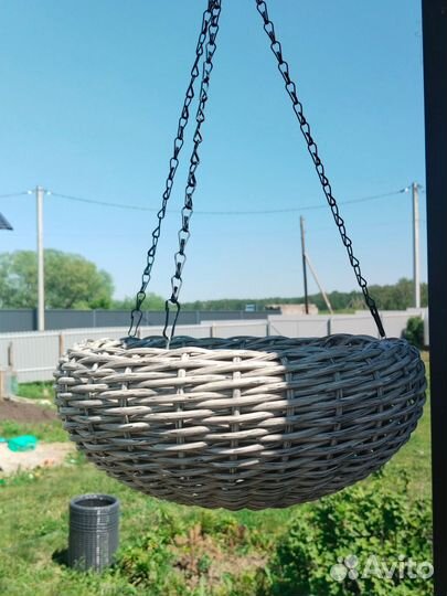 Подвесное кашпо для цветов