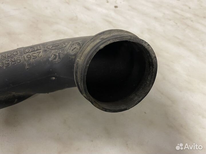 Воздушный патрубок Ford Fusion