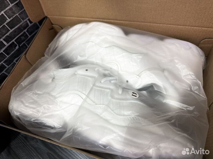 Кроссовки Adidas Ozweego