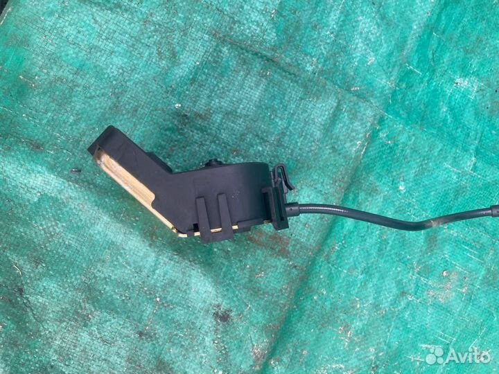 Замок багажника для Ford Mondeo III 2001 г