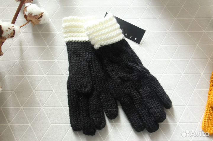 Км Перчатки Benetton
