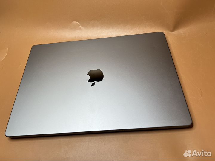 Apple macbook pro 16 2021 m1/32gb/1Tb SSD