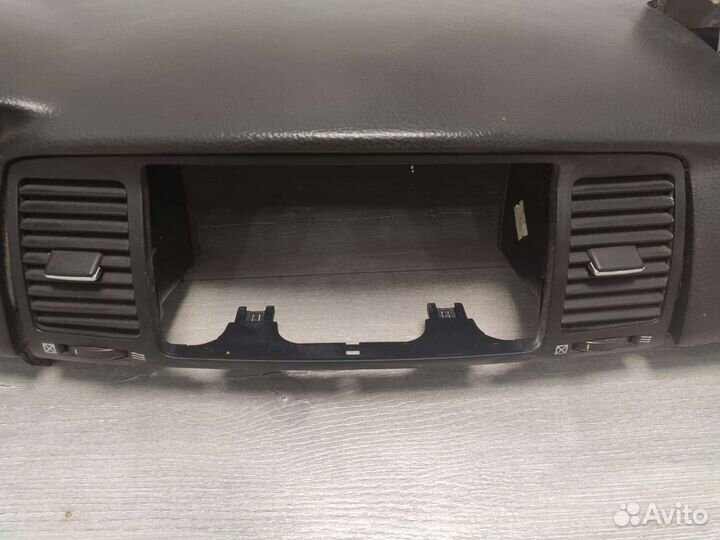 Торпедо Тойота королла 120 кузове