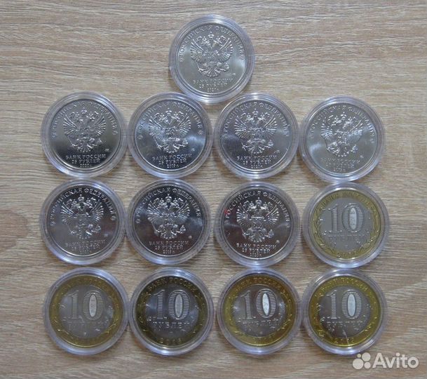 Сувенирные монеты 10 и 25 рублей Виктор Цой UNC