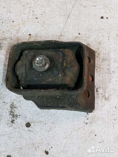 Подушка опора двигателя kia sportage 1