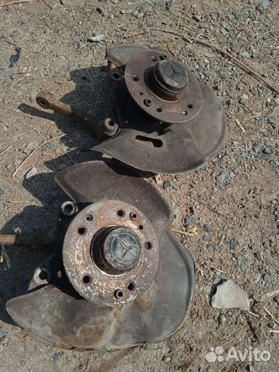 Поворотный кулак mercedes w124 мерседес 124