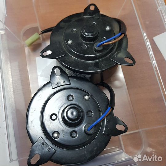 Мотор Dongin Thermo 12В, 3 крепежа, плоский, Корея