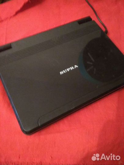 Портативный DVD Supra 711