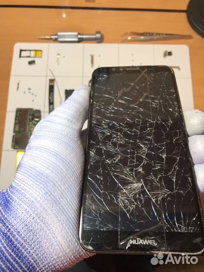 Переклейка стекла дисплея