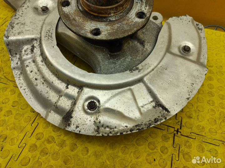 Кулак поворотный передний левый Bmw 520I F10