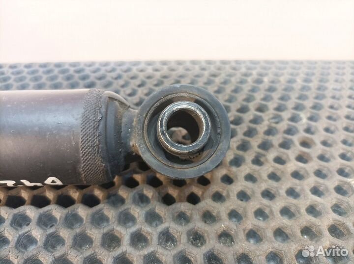 Амортизатор кабины горизонтальный