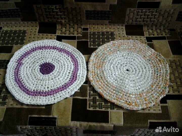 Коврик ручной вязки