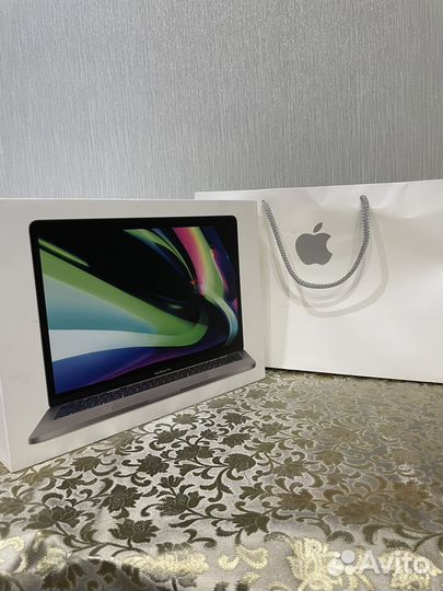 Macbook pro 2020 8/256 m1