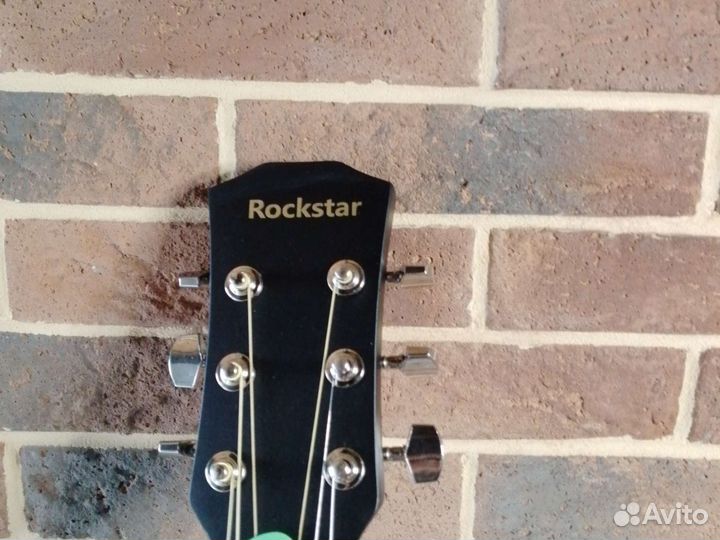 Акустическая гитара