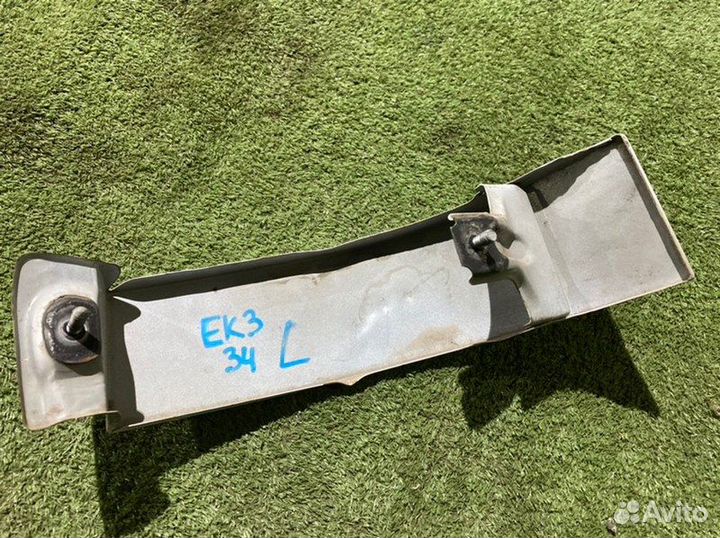 Планка под стоп-сигнал задняя левая Honda Integra