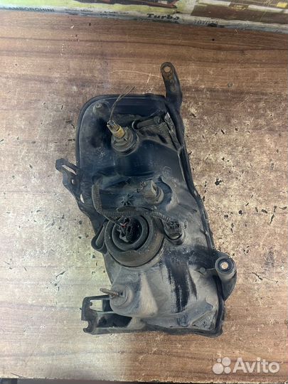 Фара правая оригинал Мазда Трибьют