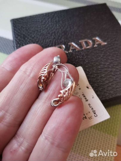 Золотые серьги с фианитами с биркой