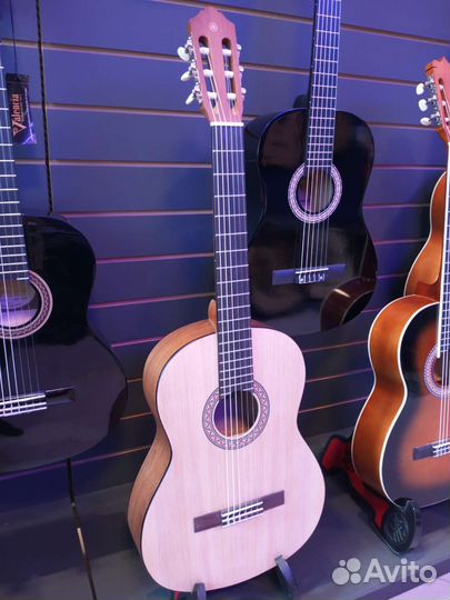 Гитара yamaha c40