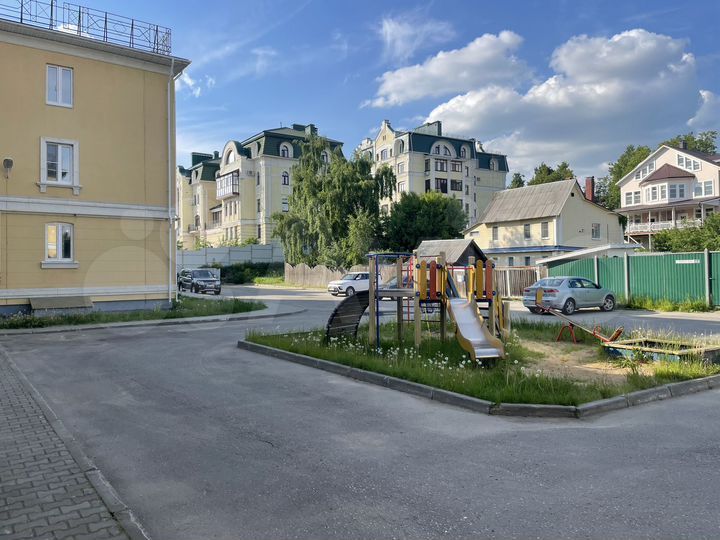 2-к. квартира, 81,6 м², 2/3 эт.