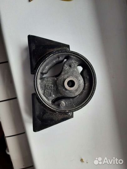 Подушка двигателя