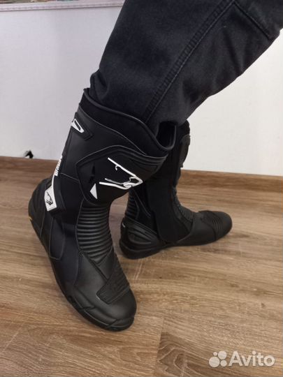 Мотоэкипировка мужская спортбайк