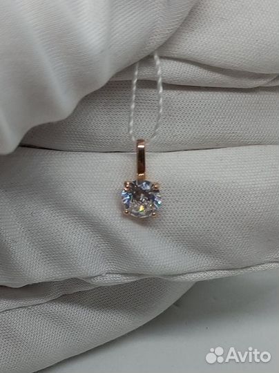 Золотая подвеска с фианитом