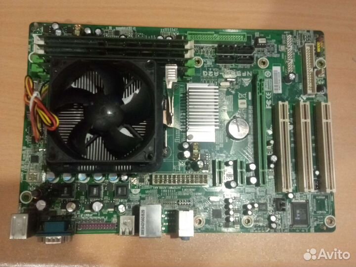 Материнская плата с процессором и памятью