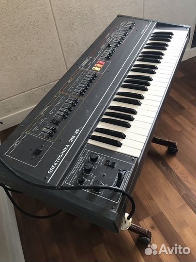 Синтезатор стрингс электроника эм 25