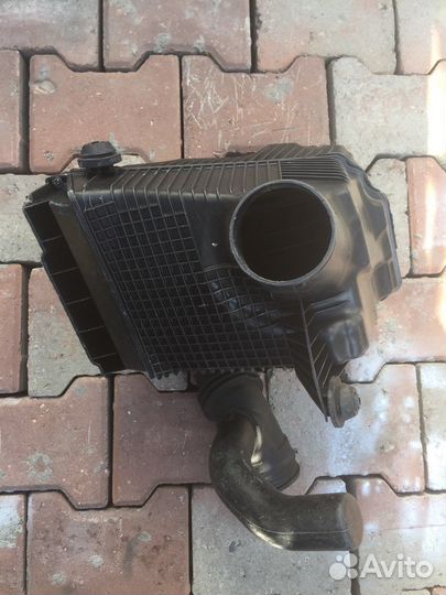 Корпус воздушного фильтра Renault Scenic 2