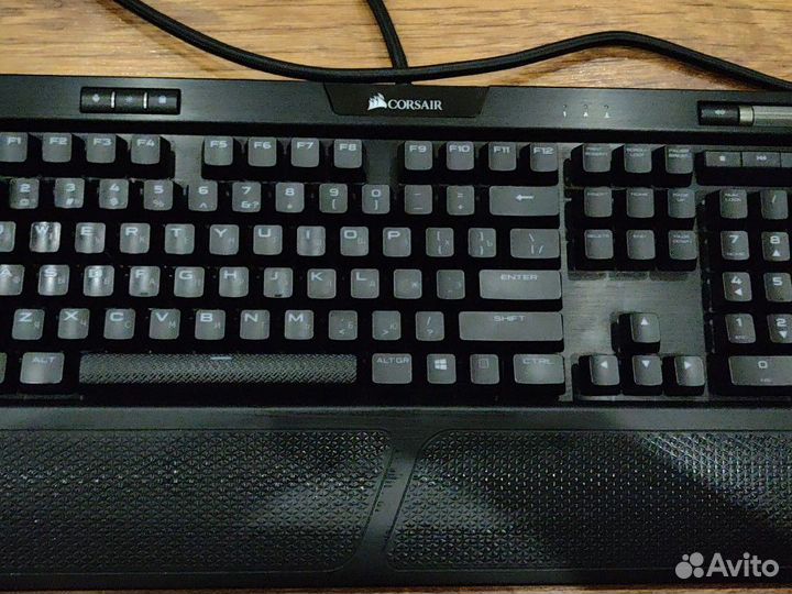 Продам клавиатуру Corsair K70rgb MK.2