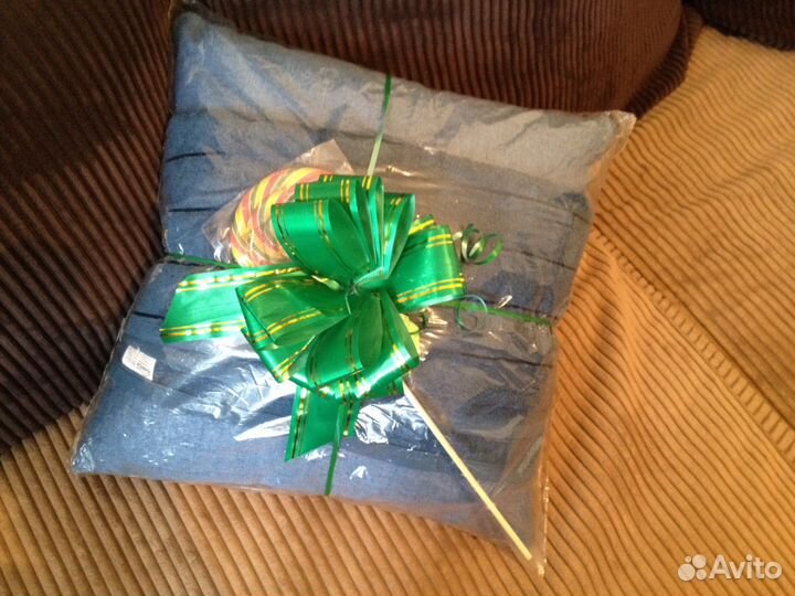 Подарочный набор с декор. подушкой новый