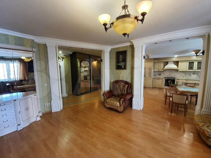 2-к. квартира, 98 м², 2/4 эт.