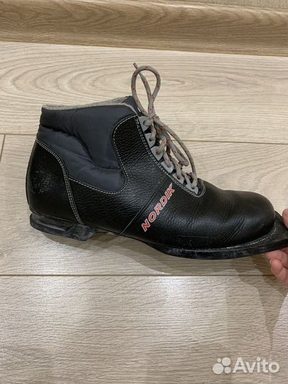 Лыжные ботинки