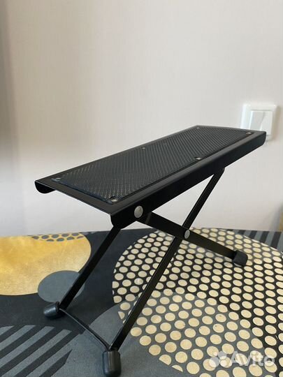 Подставка для ноги гитариста