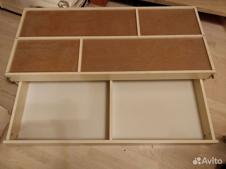 Детская кроватка с ящиком для белья и матрасом