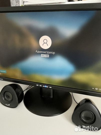 ЖК монитор 21.5