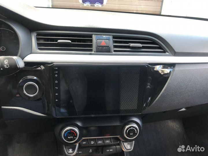 Магнитола 2DIN на Kia Rio 4 с внешним микрофоном