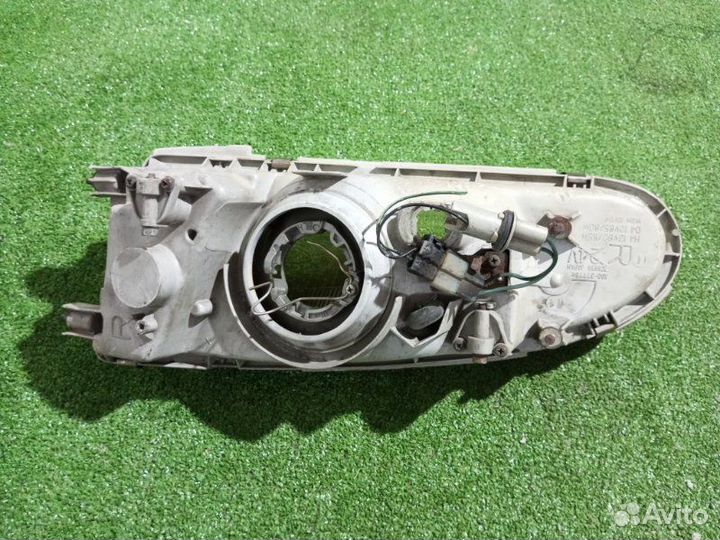 Фара галогеновая правая Mitsubishi Mirage CA1A