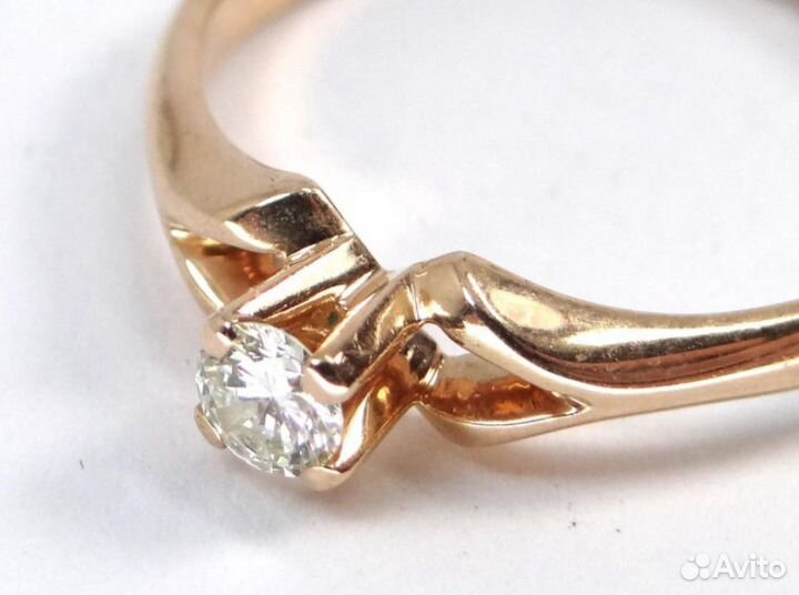 Золотое кольцо 585 пробы с бриллиантом 0.15 ct