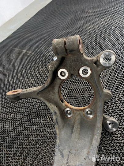 Кулак поворотный передний правый Nissan X-Trail