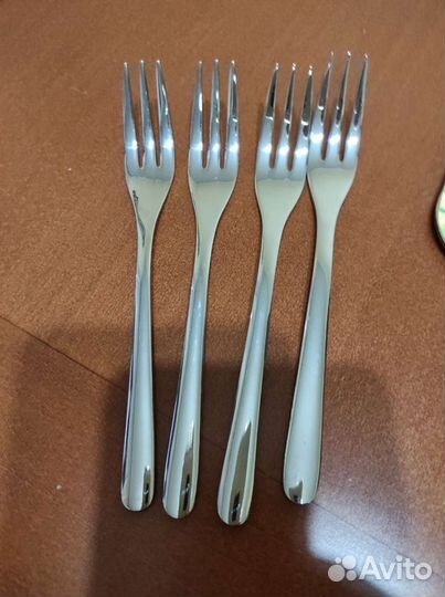 Вилки в комплекте, ложки